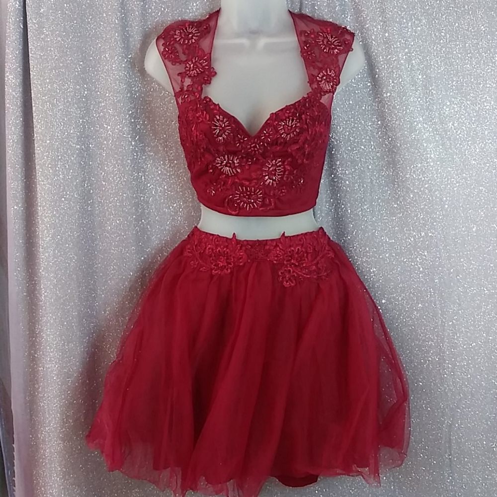 Two piece perfect for prom!